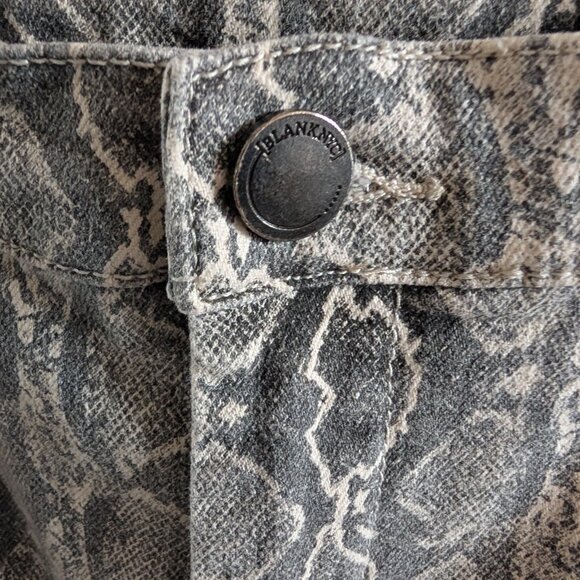 Blank NYC Reade Crop Snakeskin Skinny Jean Size 30 Python grey white Rock - Picture 9 of 12